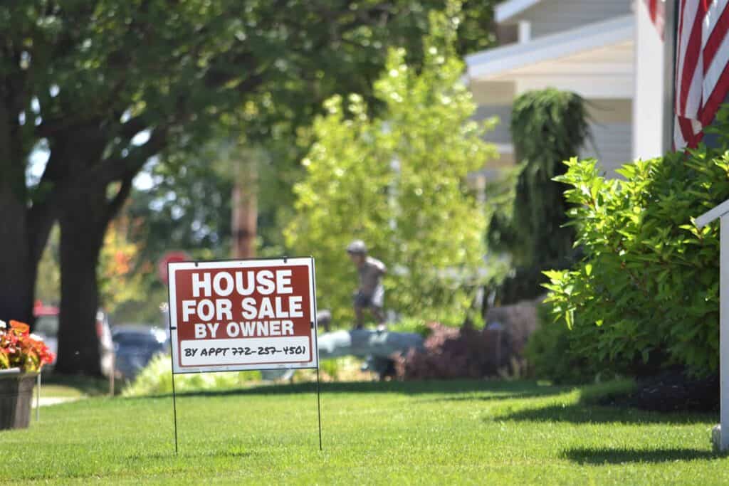 Selling your house on your own - for sale by owner yard sign