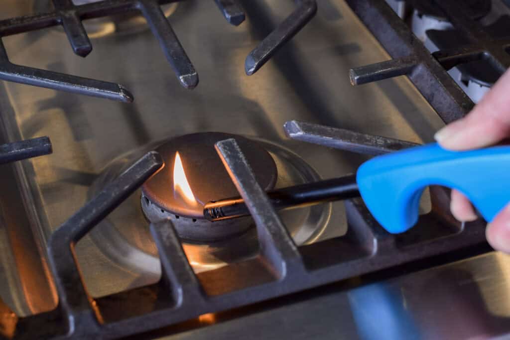 Gas stove can be lit when the power is out, unlike induction cooktops